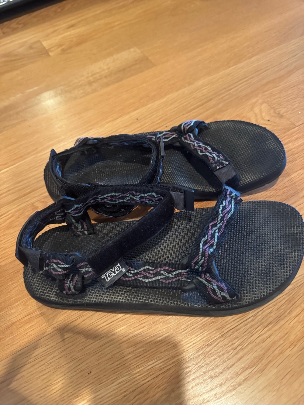 Teva Men’s Black size 10 with Multicolor Straps